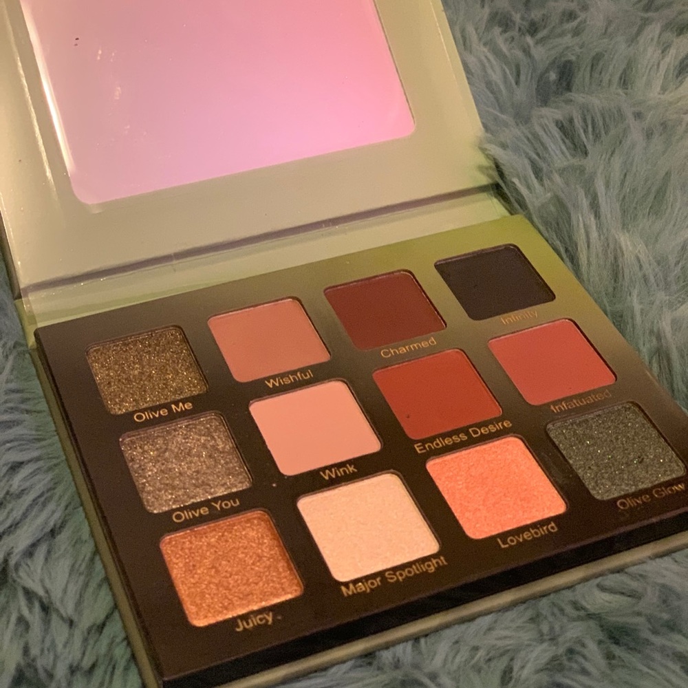Violet Voss Olive You Eyeshadow Pallete